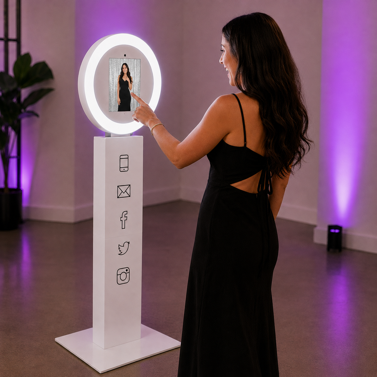 digital sellfe photo booth and brand activation photo booth